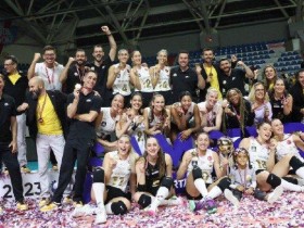 【博狗体育】土耳其女排超级杯瓦基弗3-2逆转费内 夺队史第5冠