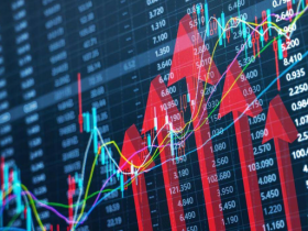 A股三大指数集体收跌 创业板指跌4.55% 半导体股调整