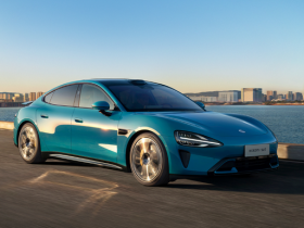 小米SU7拿下2025长沙新能源汽车销冠 超特斯拉双车!