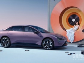 2026款小鹏MONA M03首搭冰雪AES紧急转向避让