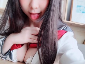 小隻馬身材太美好!童顏巨乳妹「Tiny」說自己喜歡M也愛當S…
