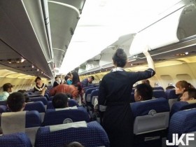 空姐在飛機上怎麼休息?飛機職員休息室大揭密