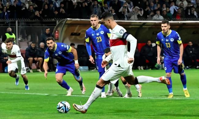 欧预赛-C罗连场双响B费坎塞洛破门 葡萄牙5-0波黑