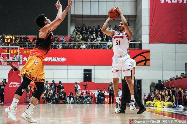 【博狗体育】阿不都26+18新疆胜深圳 胡明轩14+7广东胜江苏