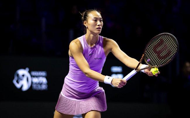 【博狗体育】WTA总决赛郑钦文0-2萨巴伦卡 谢淑薇组合遭逆转