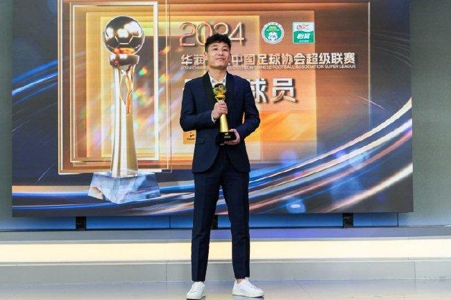 【博狗体育】武磊荣膺2024赛季中超最佳球员 30轮全勤打入34球