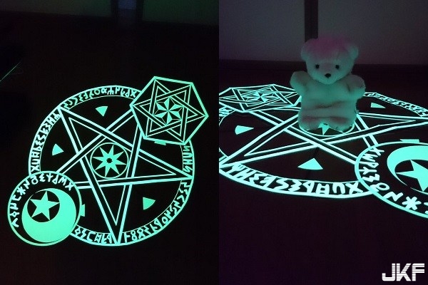 看我用「它」召喚發光魔法陣!這又是什麼神奇新玩法啦?