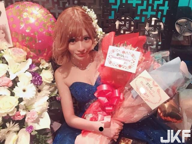 大手筆！歌舞伎町酒店紅牌「這樣慶生」　網友全跪：趕快去變性了！