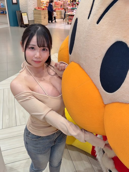 【博狗新闻】恋川小桃(恋川こもも)出道作品番号及封面，恋川小桃个人简介