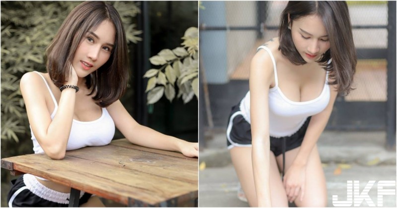 「奶太重了」桌子借放一下！「短髮正妹」背心爆乳好清涼！乳量太滿呼之欲出！