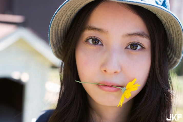 佐佐木希突破尺度出新寫真集 「男友視角」清新入浴照讓你遐想無限!